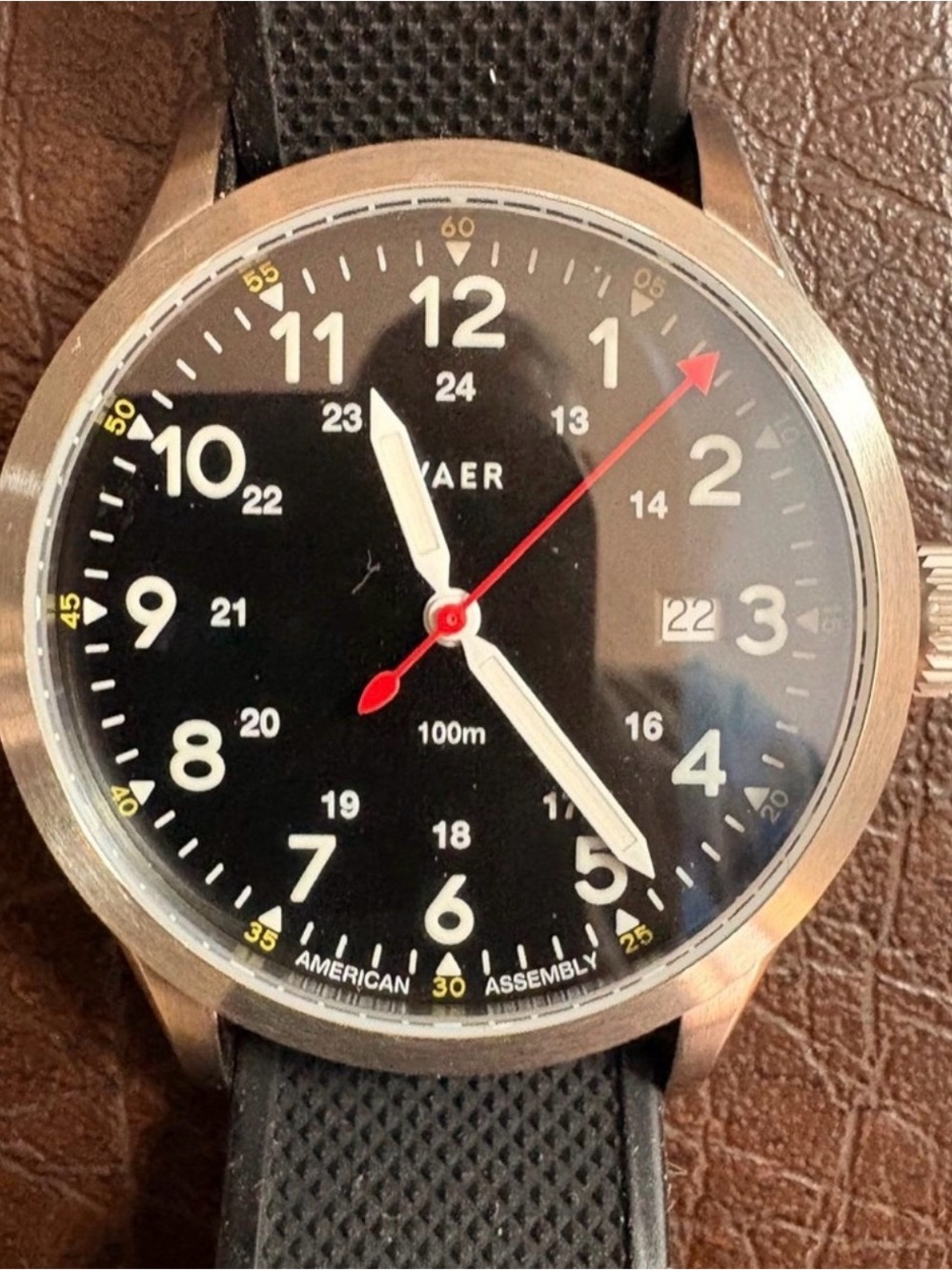 Vaer Field Watch - Black Dial, 100M Water Resistant, American
Assembly